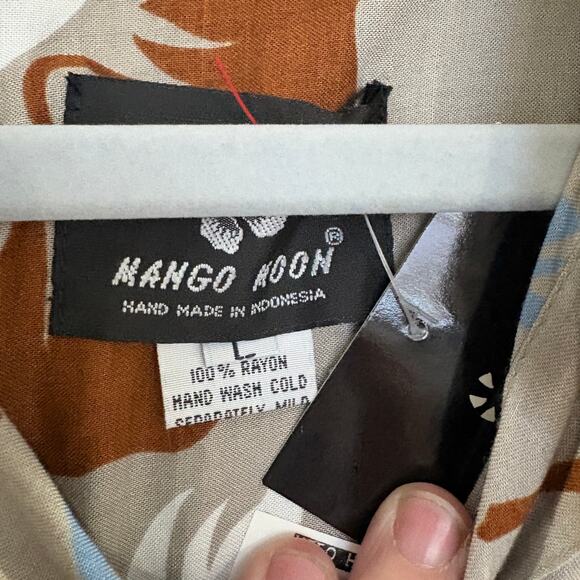 Hawaiian Shirt By Mango Moon Men’s Large Aloha NWT Floral Hibiscus Vacation - Picture 6 of 10